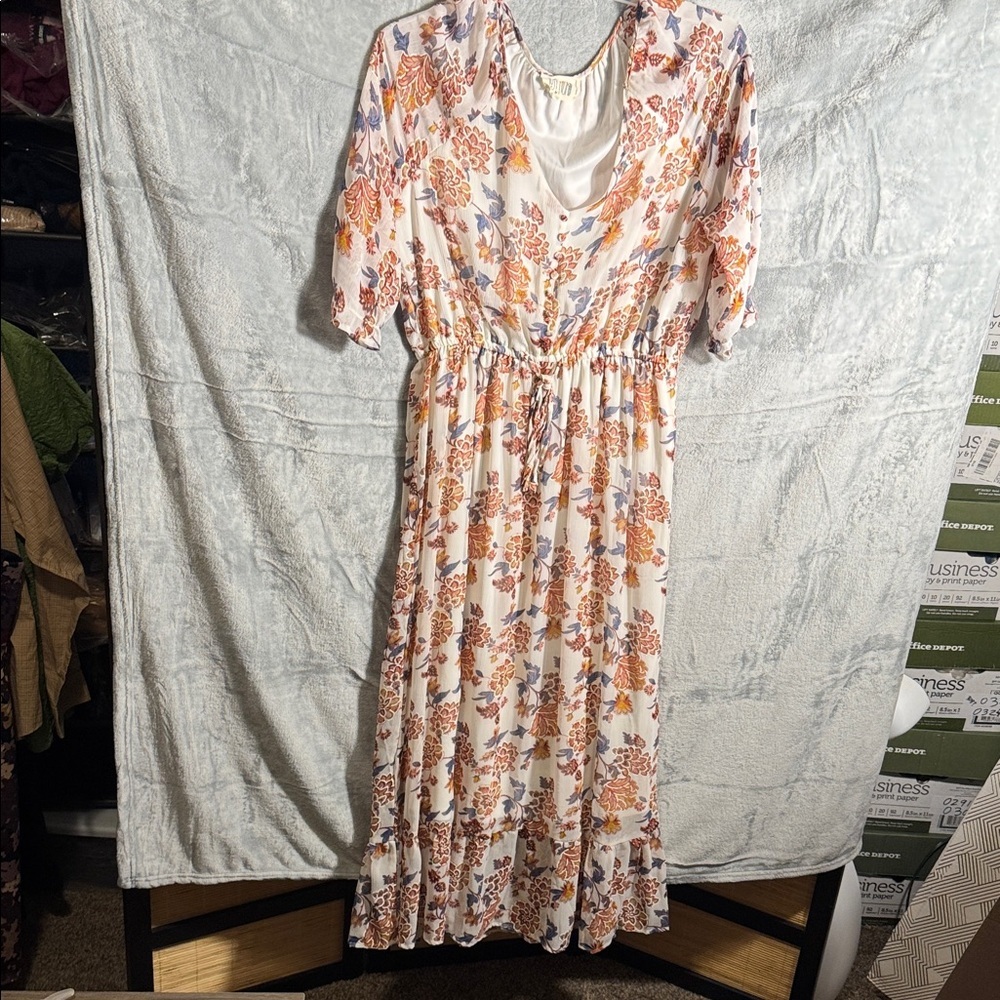 Floral Print Women's plus size Dress‎ size 1X size 16 / 18 rust color accents